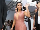 Profesionální celebrita Kim Kardashianová na latex nedá dopustit. Miluje...