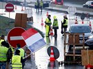 Demonstranti seli i v západofrancouzském mst Nantes. (24. listopadu 2018)