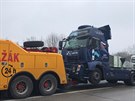 Na 26. kilometru dálnice D1 ve smru na Brno se srazily dva kamiony. Z jednoho...