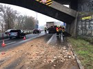 Nehoda dvou nkladnch aut komplikuje dopravu na Strakonick v Praze...
