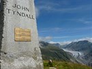 John Tyndall byl profesorem fyziky na Royal Institution of Great Britain v...