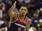 Bradley Beal z Washingtonu slaví trefu proti Houstonu.