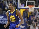 Kevin Durant z Golden State se raduje v zápase s Orlandem.