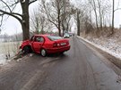 �idi� �kody Octavia narazil do stromu u Bohda��na na Broumovsku (22. 11. 2018).