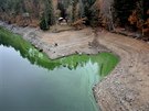 Hladina vody Hracholuské pehrady na Plzesku je na historicky nejnií úrovni....
