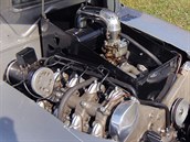 Motor Tatry 87. Vzduchem chlazený vidlicový osmiválec objemu 2 968 cm3 s...