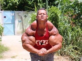 Látka zvaná Synthol je toti velmi nebezpená, pokud si ji aplikujete jinak ne...