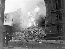 Helsinky po náletu sovětských bombardérů prvního dne zimní války 30. listopadu...