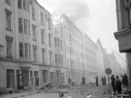 Helsinky po náletu sovětských bombardérů prvního dne zimní války 30. listopadu...