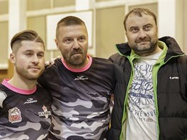 Tomá epka (uprosted) se v dresu futsalového Uherského Hradit fotí s...