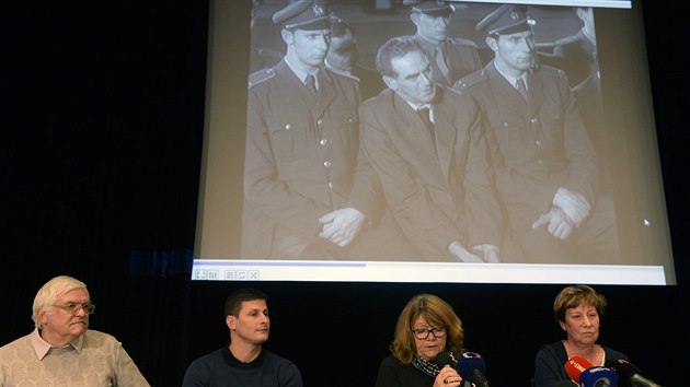 Zstupci Nrodnho archivu pedstavili na tiskov konferenci digitalizovan zvukov a filmov archivlie zachycujc komunistick proces s tzv. spikleneckm centrem Rudolfa Slnskho. Dobov zznamy politickho procesu z potku padestch let byly nalezeny v beznu 2018 v Panenskch Beanech. (21. listopadu 2018)