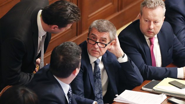 Premiér Andrej Babiš během jednání Poslanecké sněmovny o nedůvěře vládě kvůli nejnovějšímu vývoji kauzy Čapí hnízdo. (23. listopadu 2018)