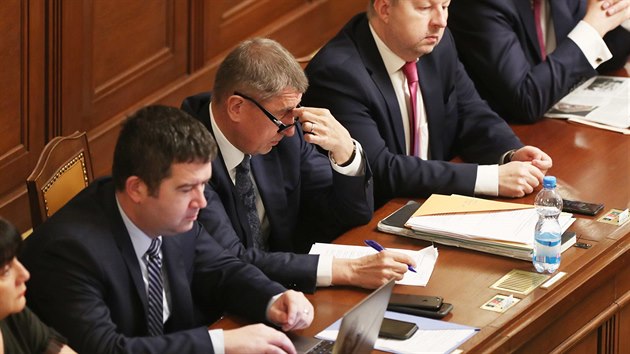 Premiér Andrej Babiš během jednání Poslanecké sněmovny o nedůvěře vládě kvůli nejnovějšímu vývoji kauzy Čapí hnízdo. (23. listopadu 2018)