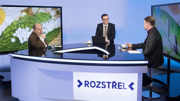 Farmaceut Tomáš Cikrt (vlevo) a homeopat Jan Matyáš v diskusním pořadu iDNES.cz Rozstřel. (28. listopadu 2018)