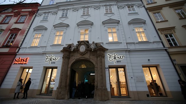V palci rskho opata z 18. stolet na brnnskm Zelnm trhu oteveli bar Slast, Bistro Elsner a zitkov hotel Anybody.