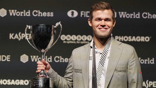 Magnus Carlsen obhjil titul achovho mistra svta.