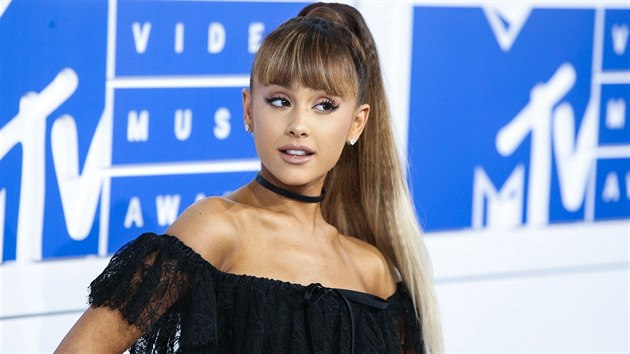 Ariana Grandeov na MTV Video Music Awards (2016)