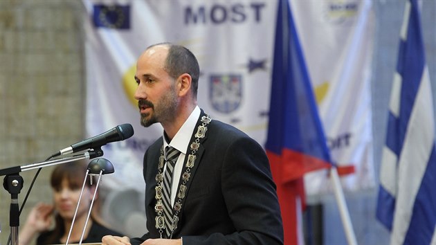 Opětovným zvolením svou funkci primátora Mostu potvrdil Jan Paparega.