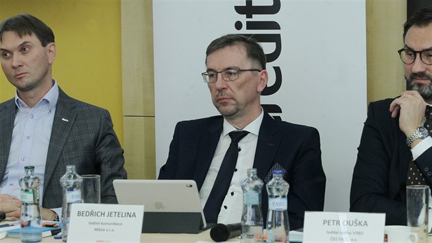 Zleva Roman Semecký, generální ředitel Mondi Štětí, Bedřich Jetelina, ředitel komunikace Mikov a Petr Ouška, ředitel úseku ČEZ