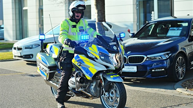 Nov motorky BMW budou slouit policistm. Dok je rychlost a 220 km/h.