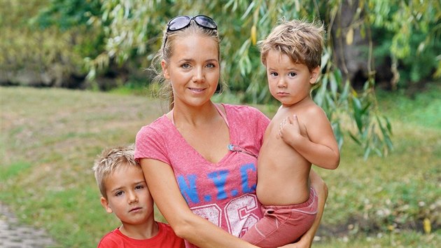 Lucie Vondráčková a její synové Adam a Matyáš (Praha, 9. srpna 2018)