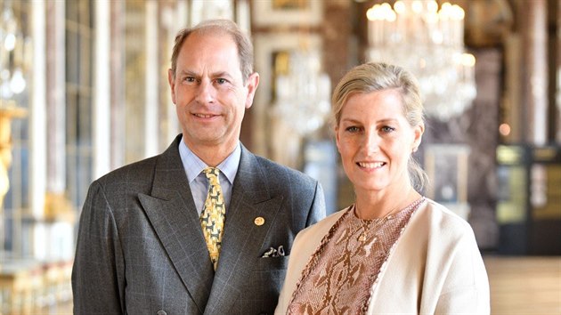 Princ Edward a jeho manelka hrabnka z Wessexu Sophie na nvtv ve Versailles (1. jna 2018)