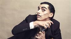 Jan Cina jako Salvador Dalí v kalendái Promny 2019