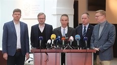 Tisková konference lídr stran po schzce pedsed ODS, Pirát, KDU-SL, TOP 09...