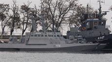 Ukrajinské lod zadrené Rusy na Krymu (26.11.2018)