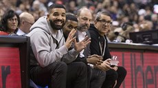 Kanadský rapper Drake je potený tám, co vidí. Jeho Toronto pehrává...