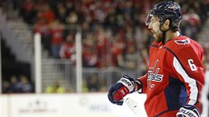 GÓL! �eský obránce ve slu�bách Washingtonu Michal Kempný slaví svou trefu proti...