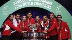 Chorvatští tenisté slaví zisk Davis Cupu.