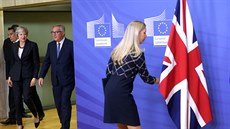 Pedseda Evropské komise Jean-Claude Juncker a britská premiérka Theresa...