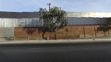 Plot na hranici USA a Mexika. (22. listopadu 2018)