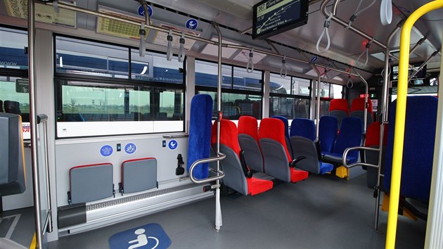 Pražská integrovaná doprava (PID) představila nové autobusy, které budou jezdit ve středních Čechách (30.11.2018)