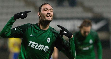 Jablonecký útoník Martin Doleal se raduje z gólu v zápase se Zlínem.