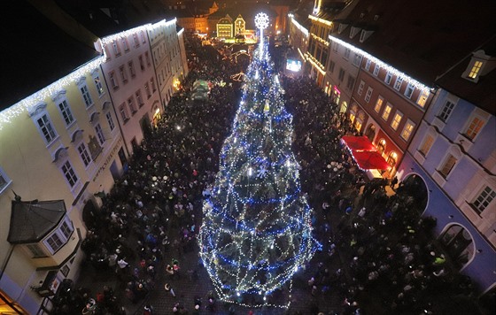 Mezi nejkrásnjí vánoní trhy v Karlovarském kraji patí u adu let ty v Chebu.