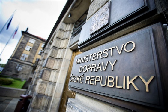 Budova ministerstva dopravy na Nábeí Ludvíka Svobody v Praze