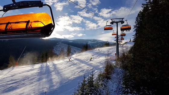 První lyžaři vyrazili na sjezdovky v Nízkých Tatrách v sobotu 1. prosince.
