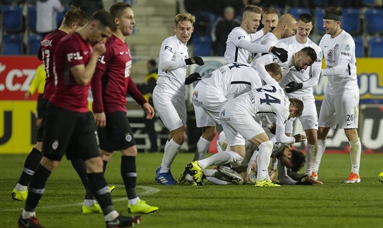 Zklaman sparant fotbalist, zatmco soupe Slovcko se raduje.