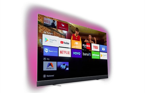 Rozhraní Android TV na Philips 55OLED903. Podsvtlení Ambilight je pouze ilustraní a nevztahuje se k zobrazenému obrazu.