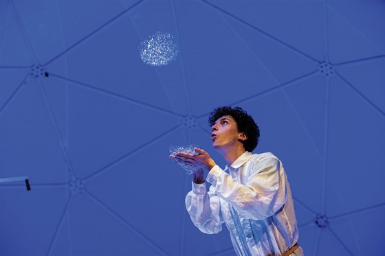 Jan Cina v divadelním představení Malý princ