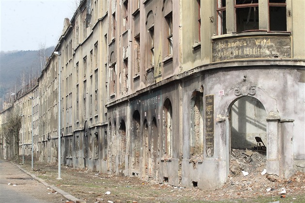 Zdevastované domy v Ústí nad Labem v ulici Na Nivách