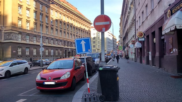 Úasné znaení v ulici Slezská, Blanická. Co platí???