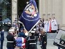 Krátkou pietní ceremonií ped budovou Kapitolu ve Washingtonu zaalo poslední...