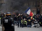 Ve Francii vypukly 8. 12. dalí násilné protesty. Policie v centru Paíe...
