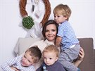 Kateina Karolová se svými temi syny
