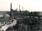 Pohled na vysok pece a plynojem z elektrick stedny v roce 1926.
