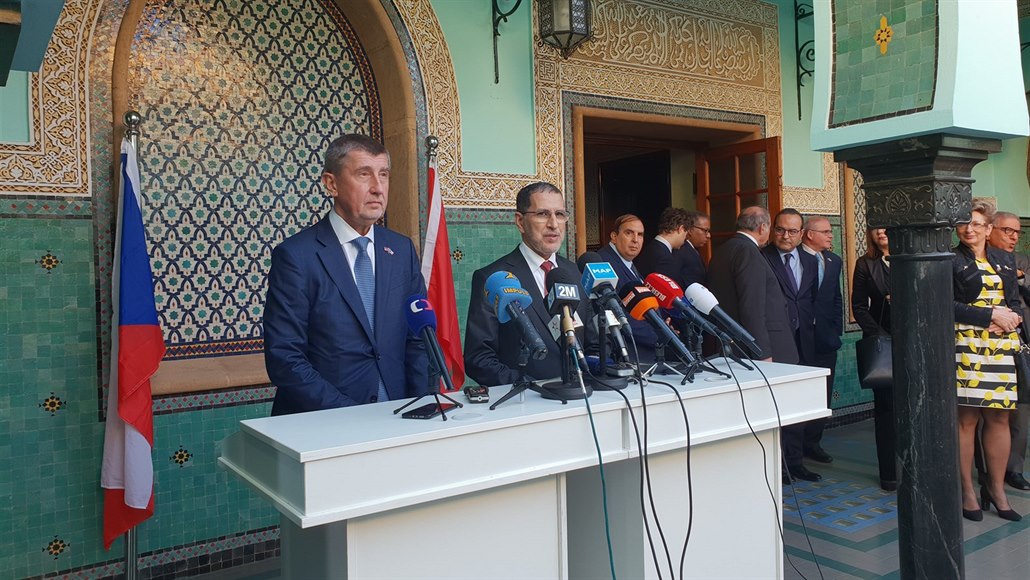 Premiér Maroka Saadaddín Usmání (vpravo) s �eským premiérem Andrejem Babi�em