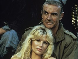 Kim Basinger a Sean Connery  (Nikdy neíkej nikdy, 1983) James Bond